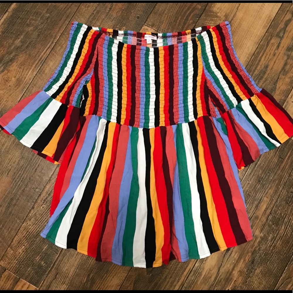 Retro off the shoulder top (NWT)